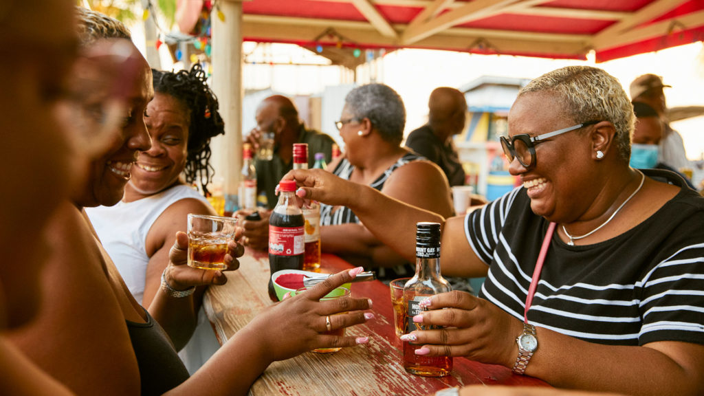 Conoce La Cultura De Barbados Explorando Sus Casas De Ron