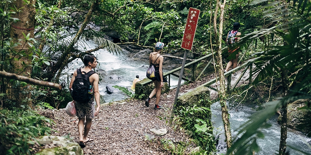 things to do in taipei Yuemeikang waterfall