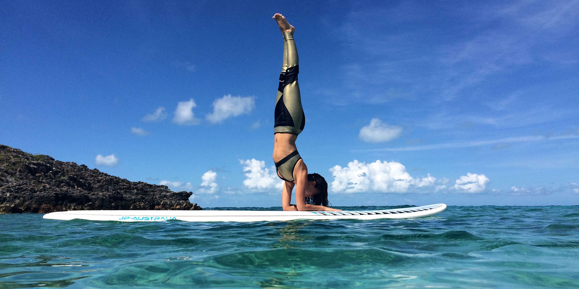Yoga + paddleboard + Puerto Vallarta = el paraíso. 