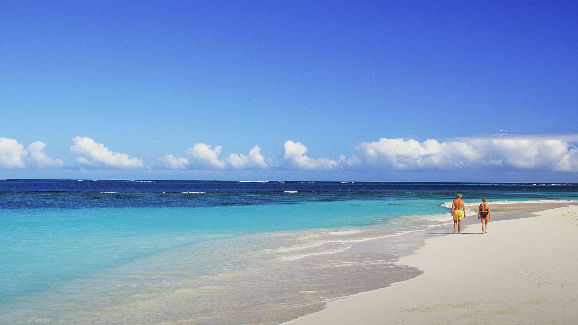 Aguas turquesa y arena blanca en las playas de Cancún