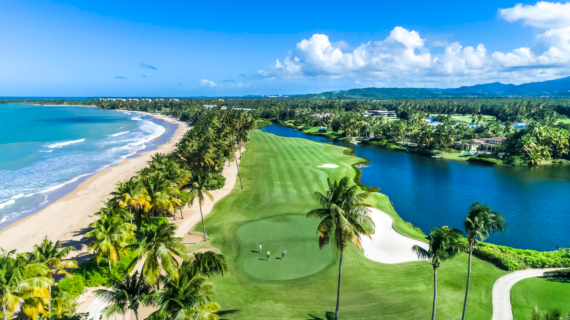 Campo de golf con un entorno natural en Puerto Rico
