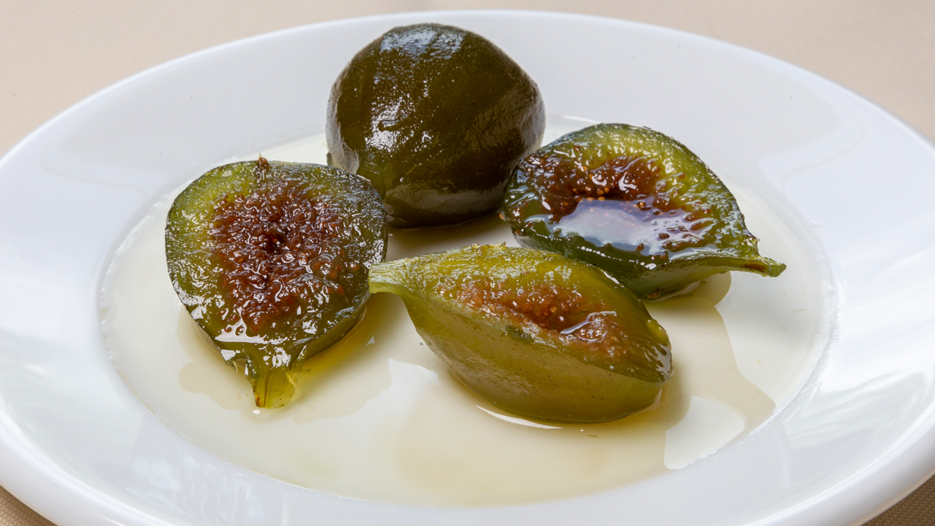 Plato de brevas en almíbar