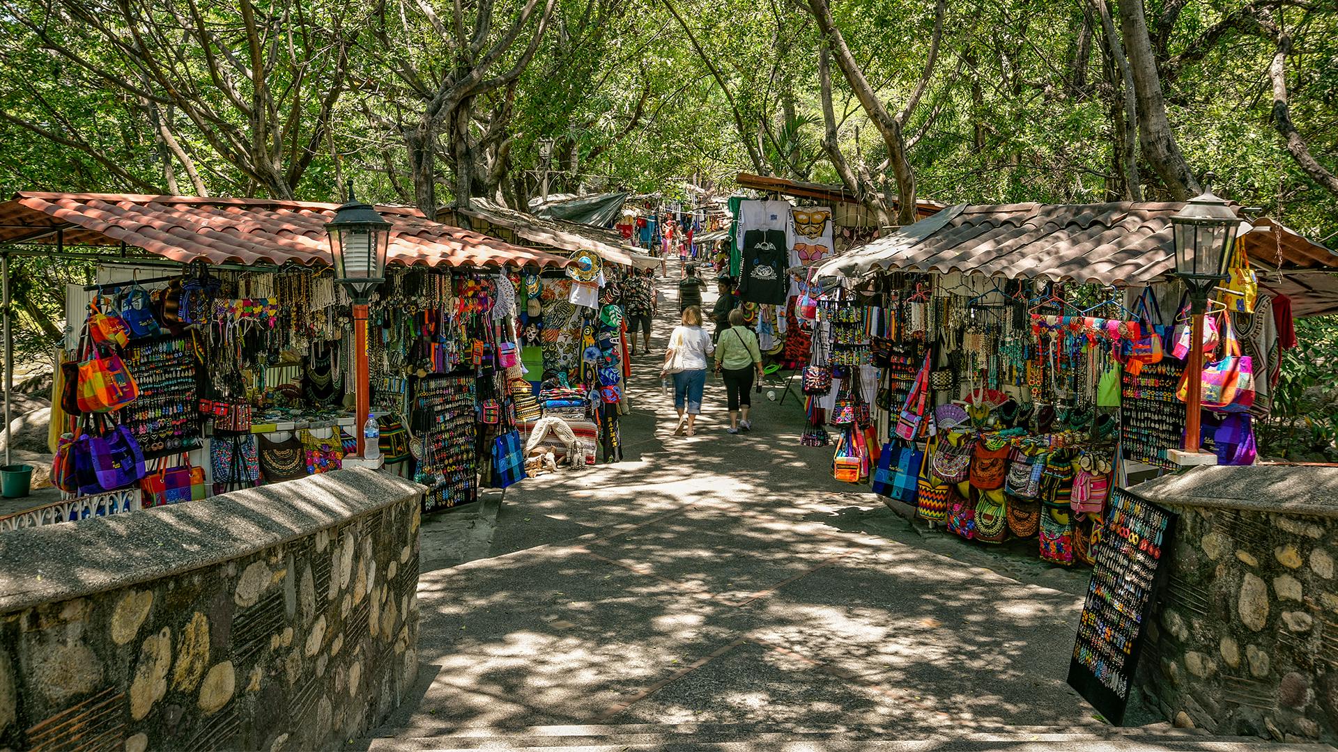 Téxtiles y artesanías locales