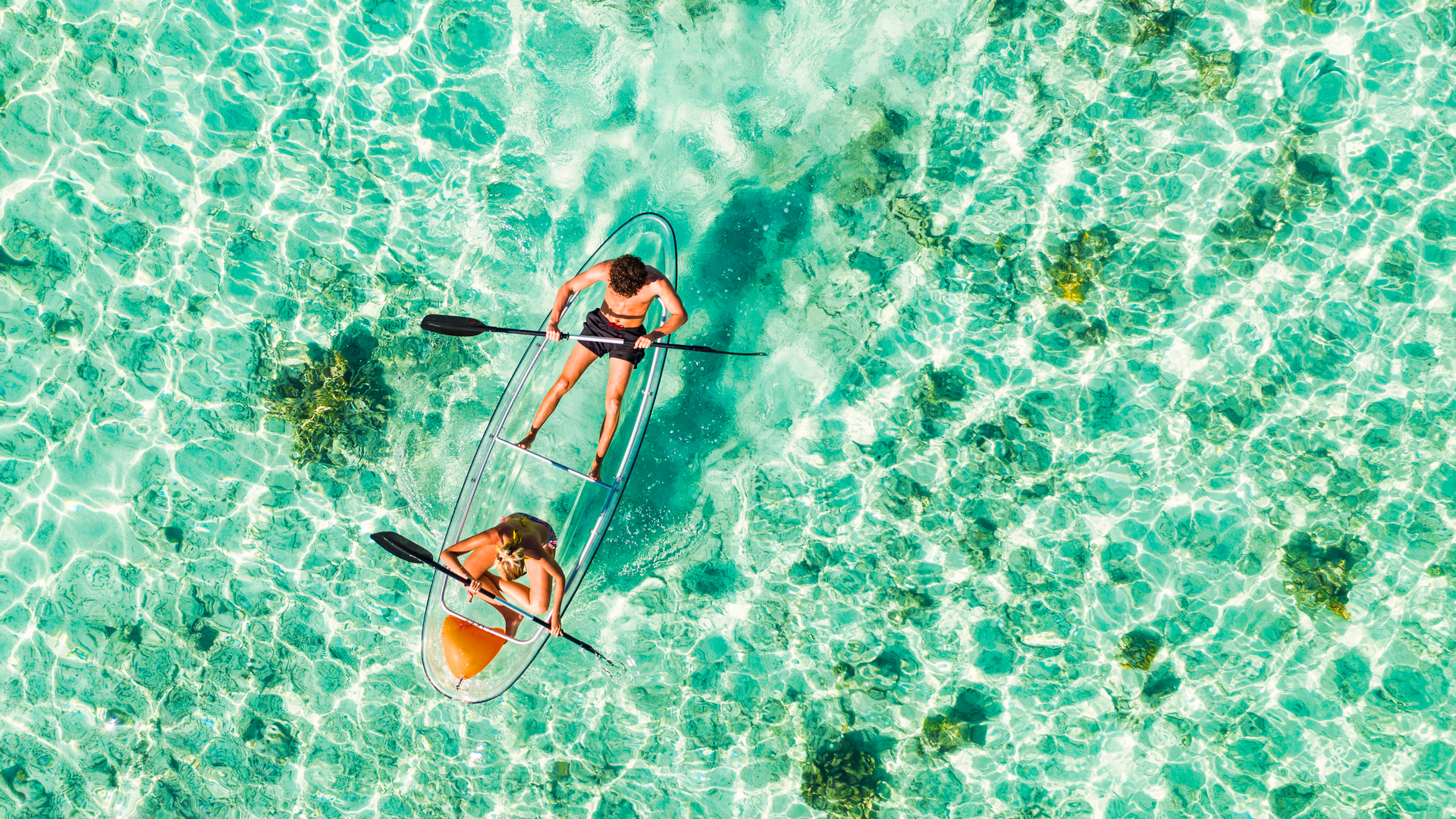 Haciendo kayak con tu pareja