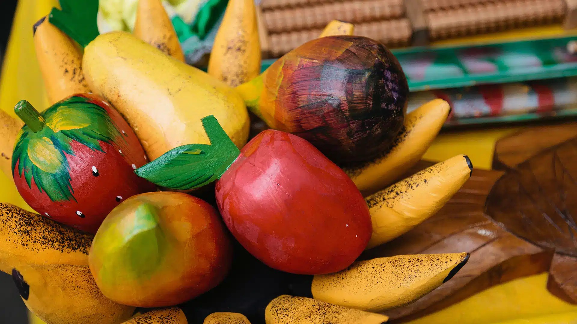 Fruta detallada en madera