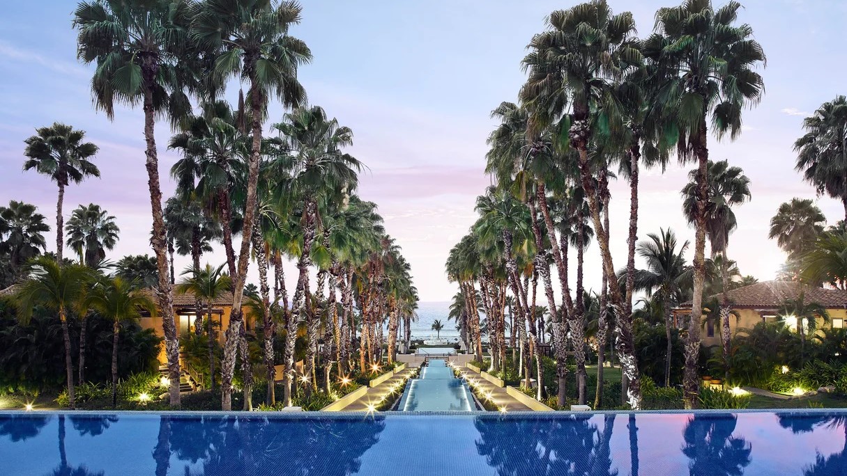 Piscina del St Regis Punta Mita