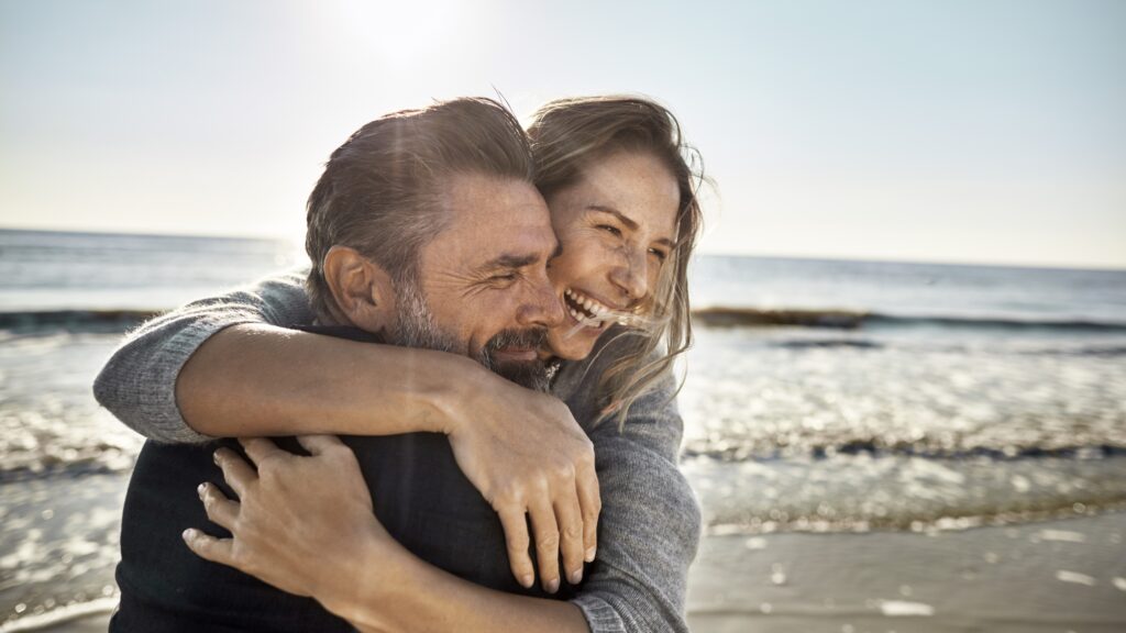 Padre e hija en la playa