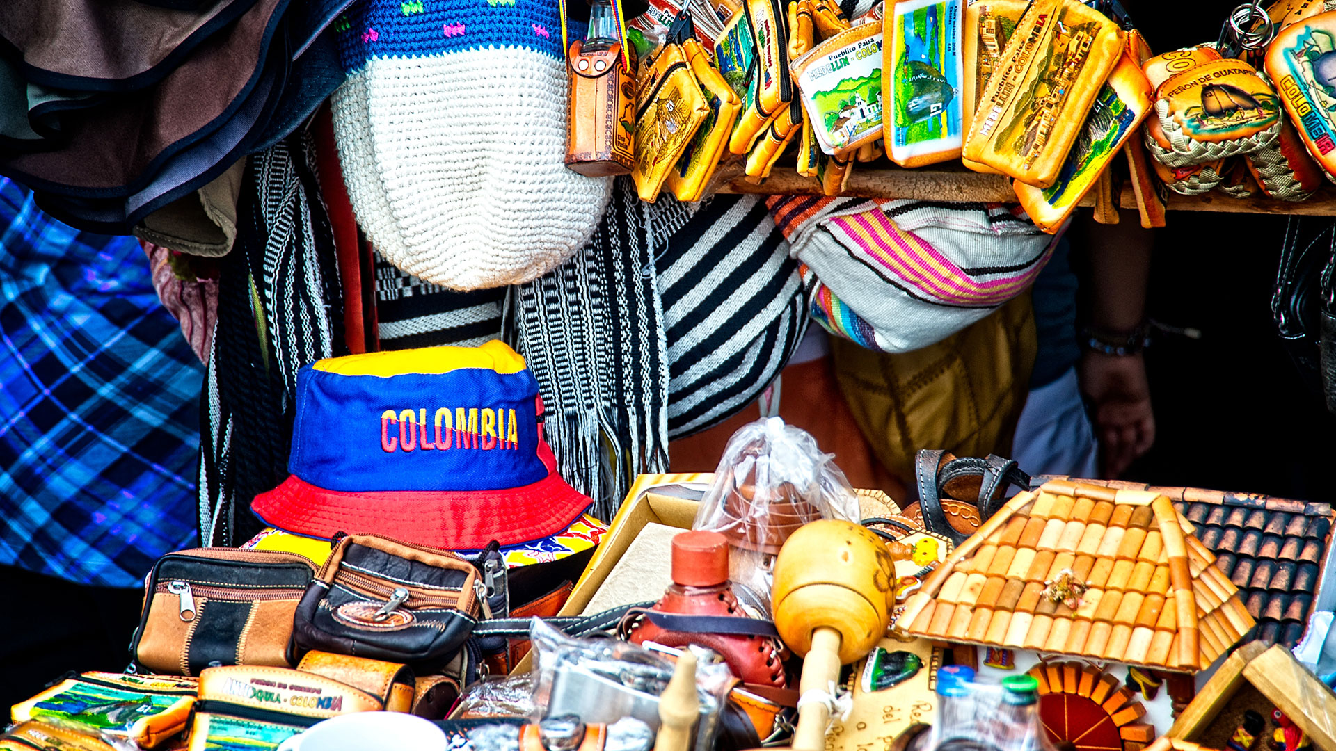 variedad de recuerditos de Colombia