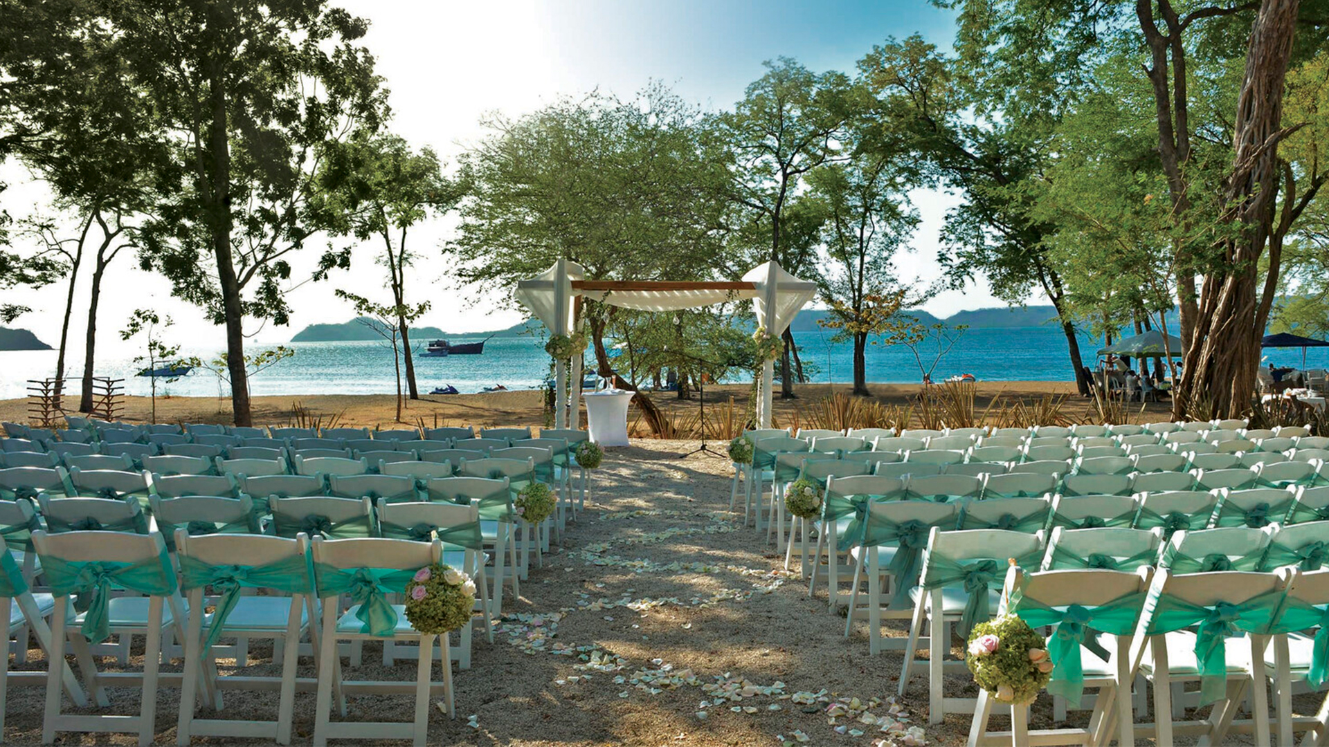 Altar con vista al mar