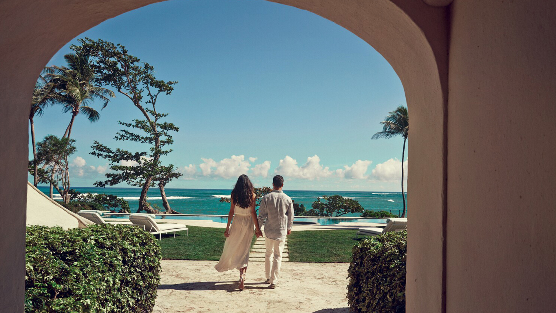 Pareja disfrutando de su luna de miel