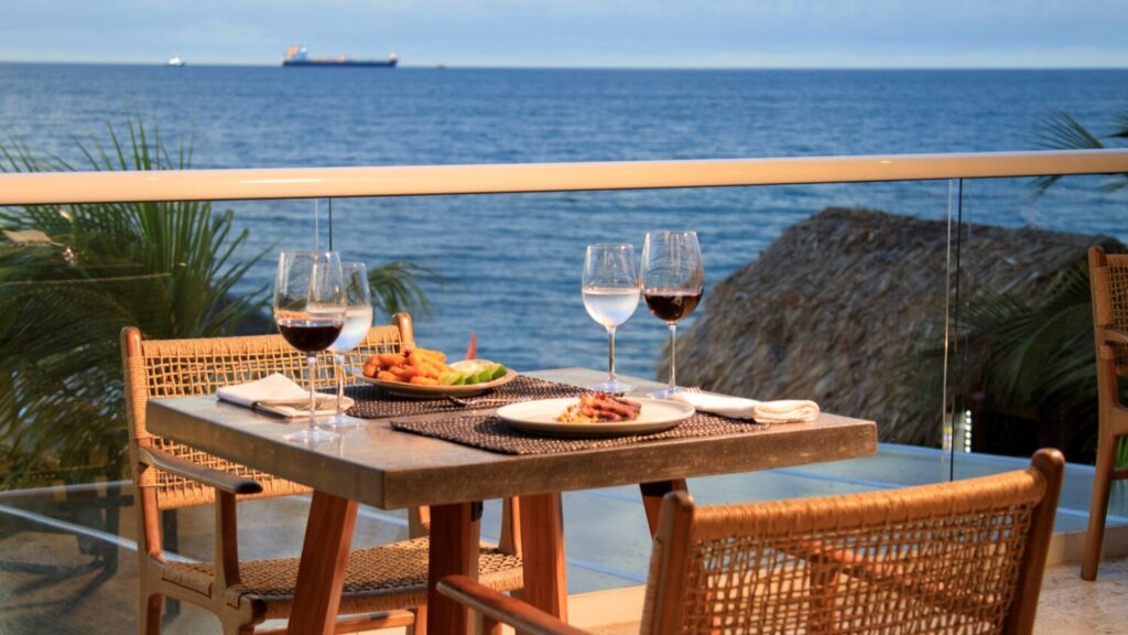 Comida a la orilla del mar