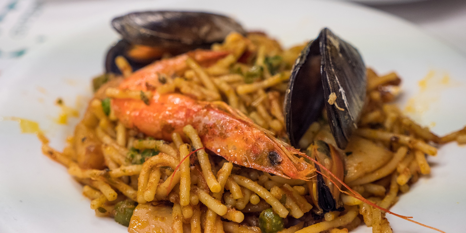 what to eat in barcelona paella