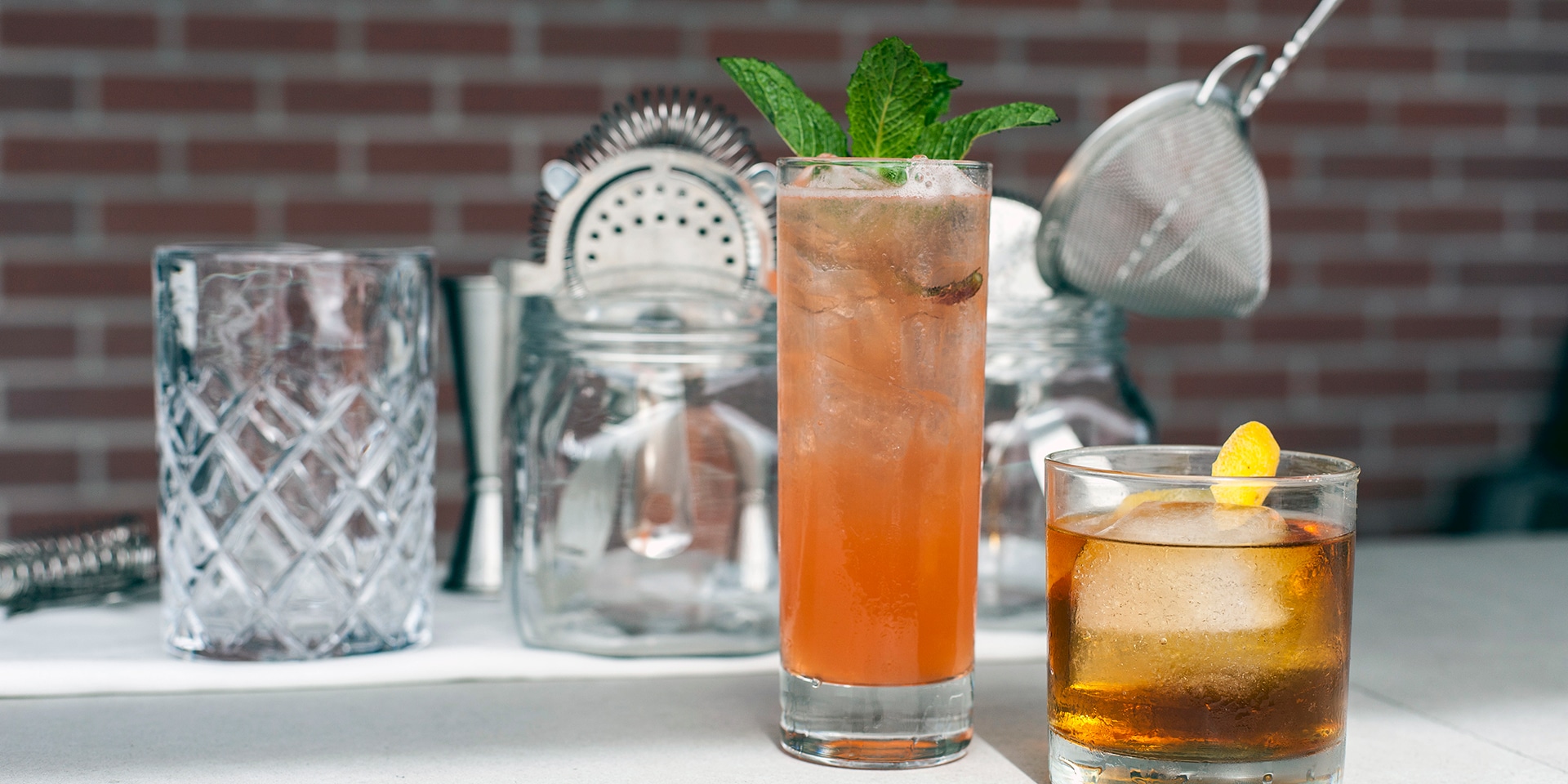 6 Bars in Tampa You Simply Can’t Miss (Including a Speakeasy!)