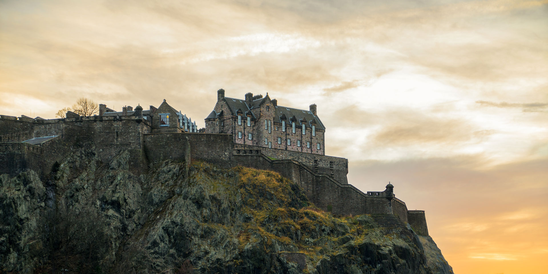 Discover Edinburgh’s Illustrious and Dark History in 24 Hours or Less