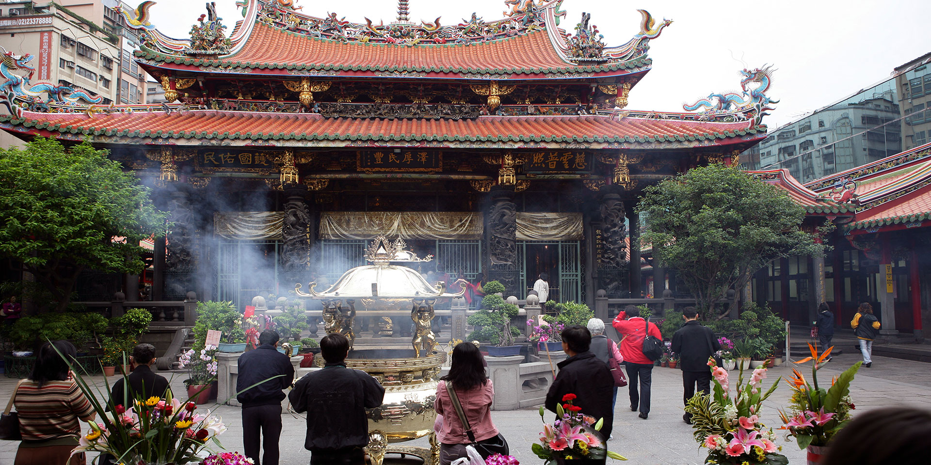 Old and New Collide on a Tour of Taipei’s Portal to the Past