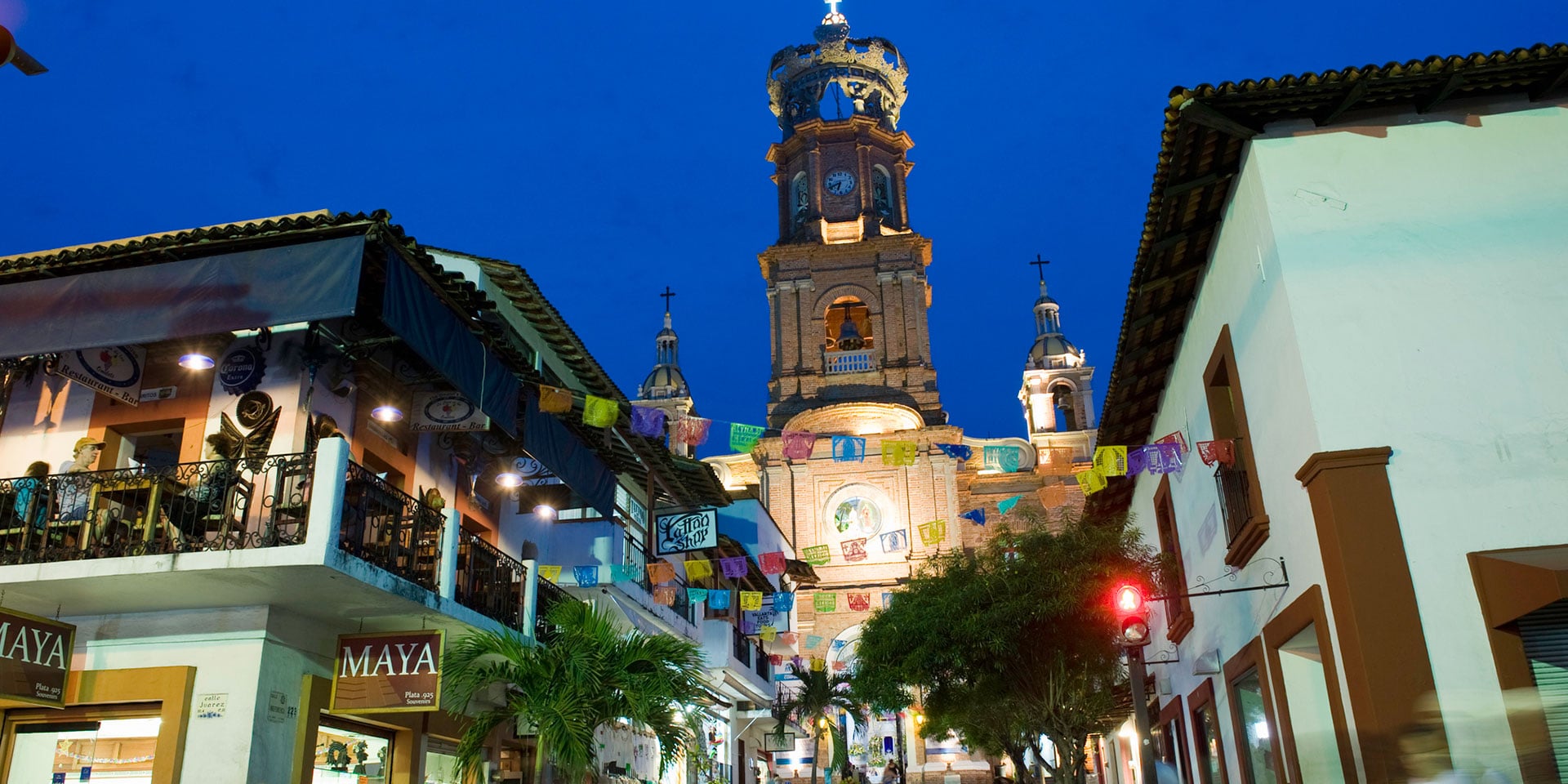 The Best of Both Vallartas: How to Enjoy a “Night on the Towns” in Puerto and Nuevo Vallarta