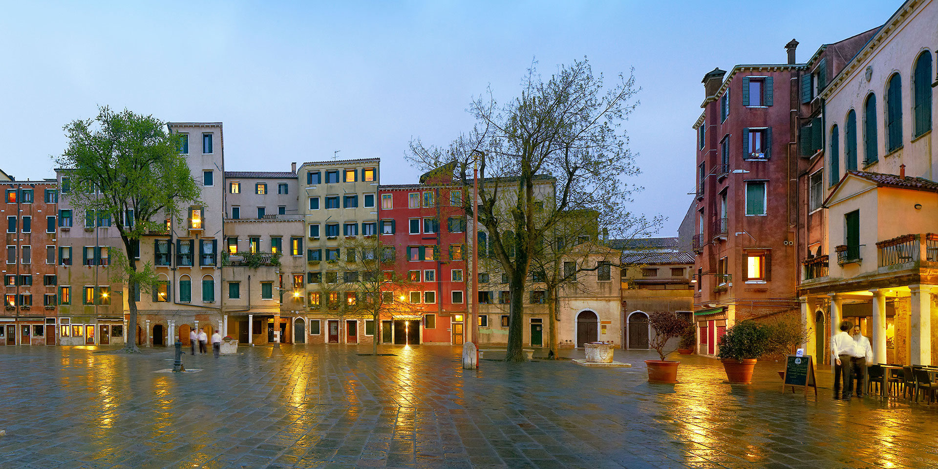 Explore the Oldest Jewish Ghetto in Venice