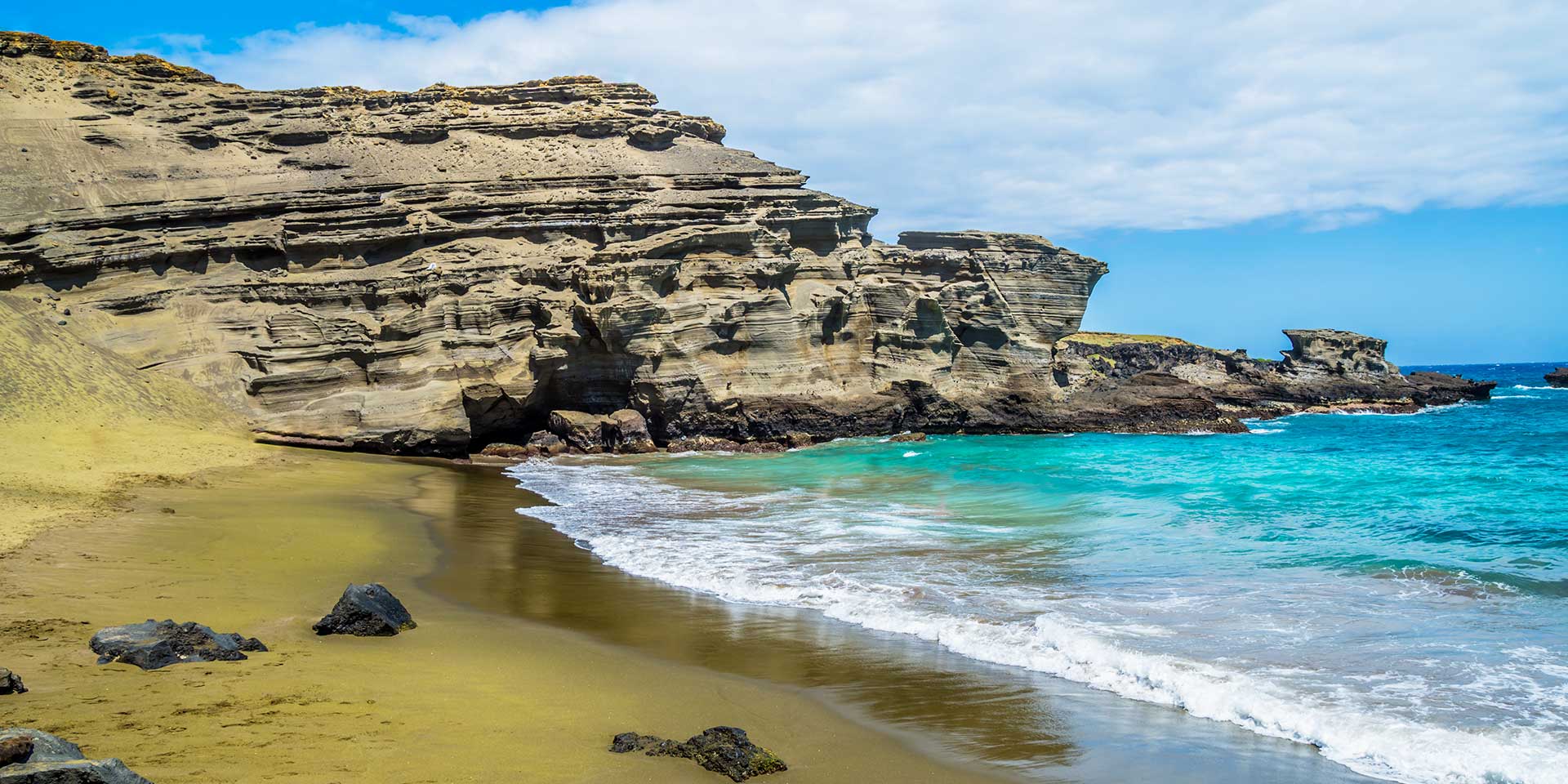 Papakōlea beach green sand color