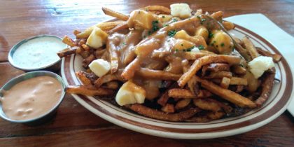 plate of poutine