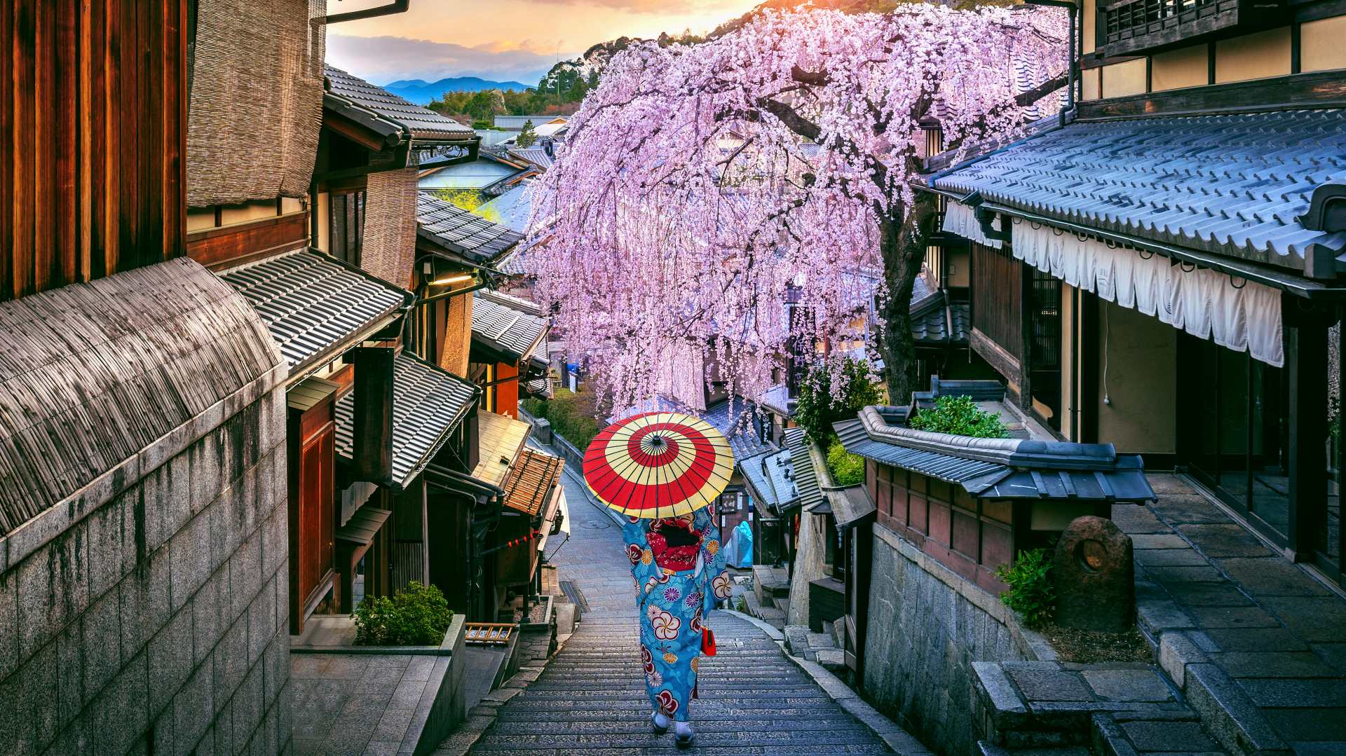 woman in kimono in kyoto