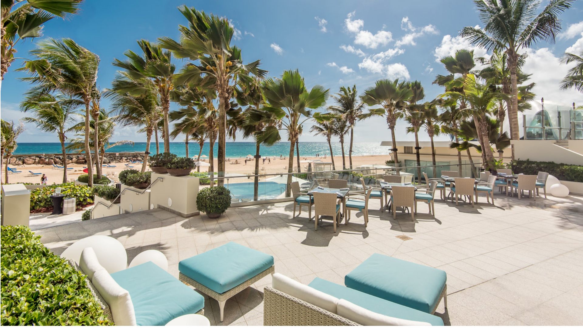 Lounge overlooking beach