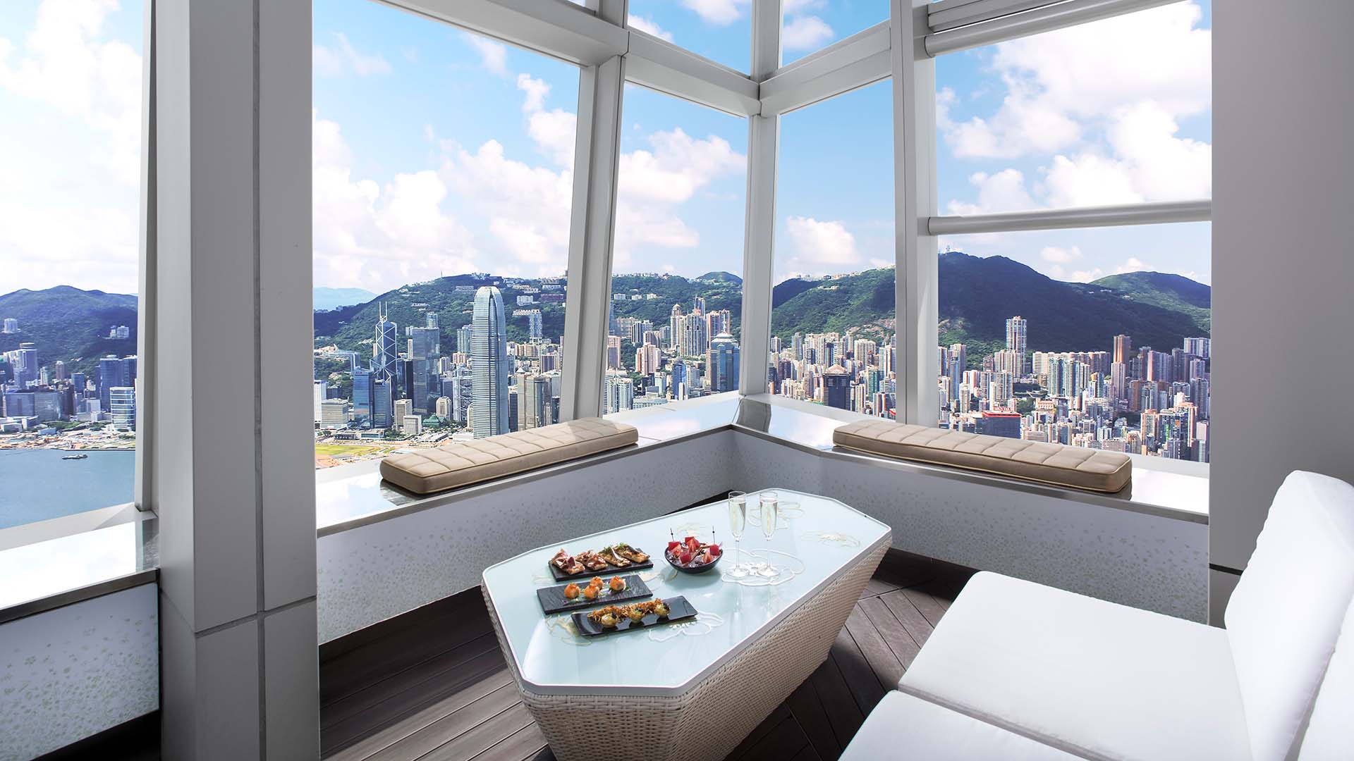 Relax & Unwind At Hong Kong’s Most Iconic Lounges