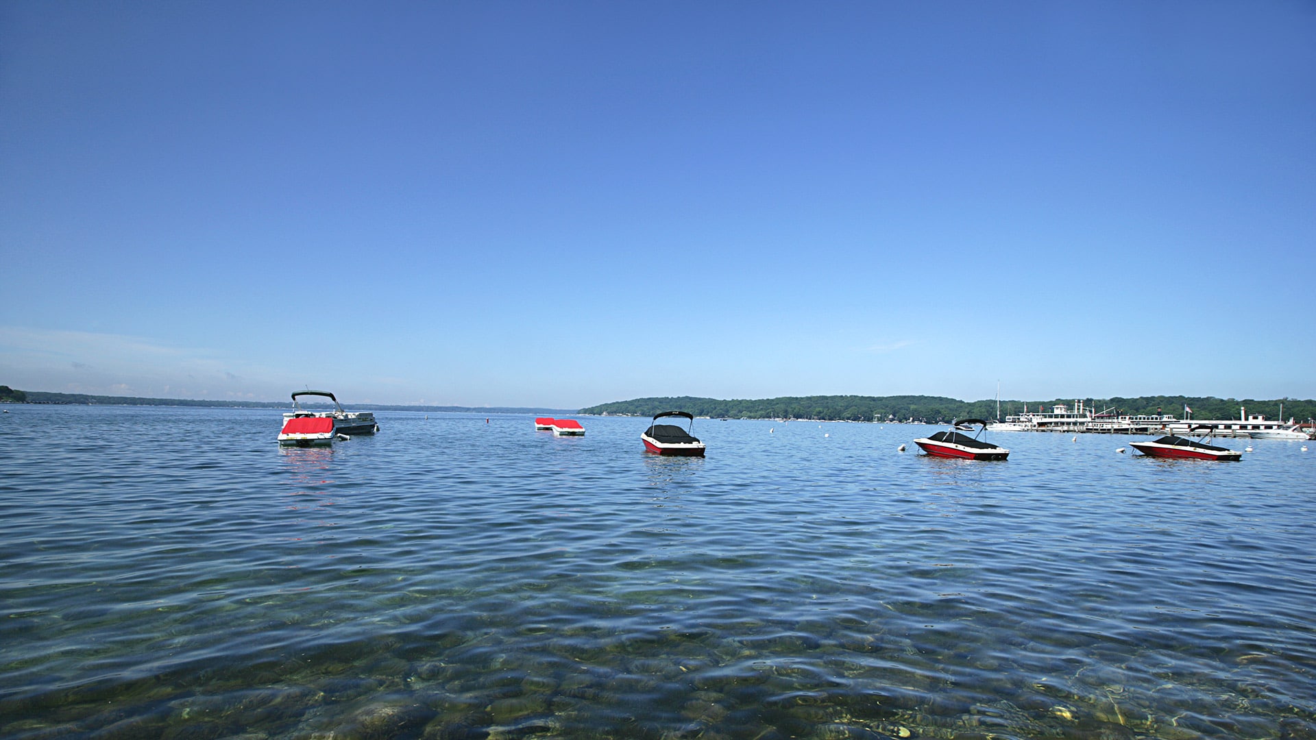 Boats on Lake Geneva on a sunny day