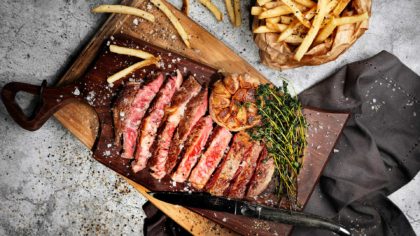Steak with garlic and French fries