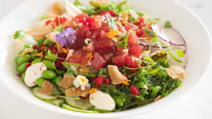 Seaweed salad with tuna and edamame
