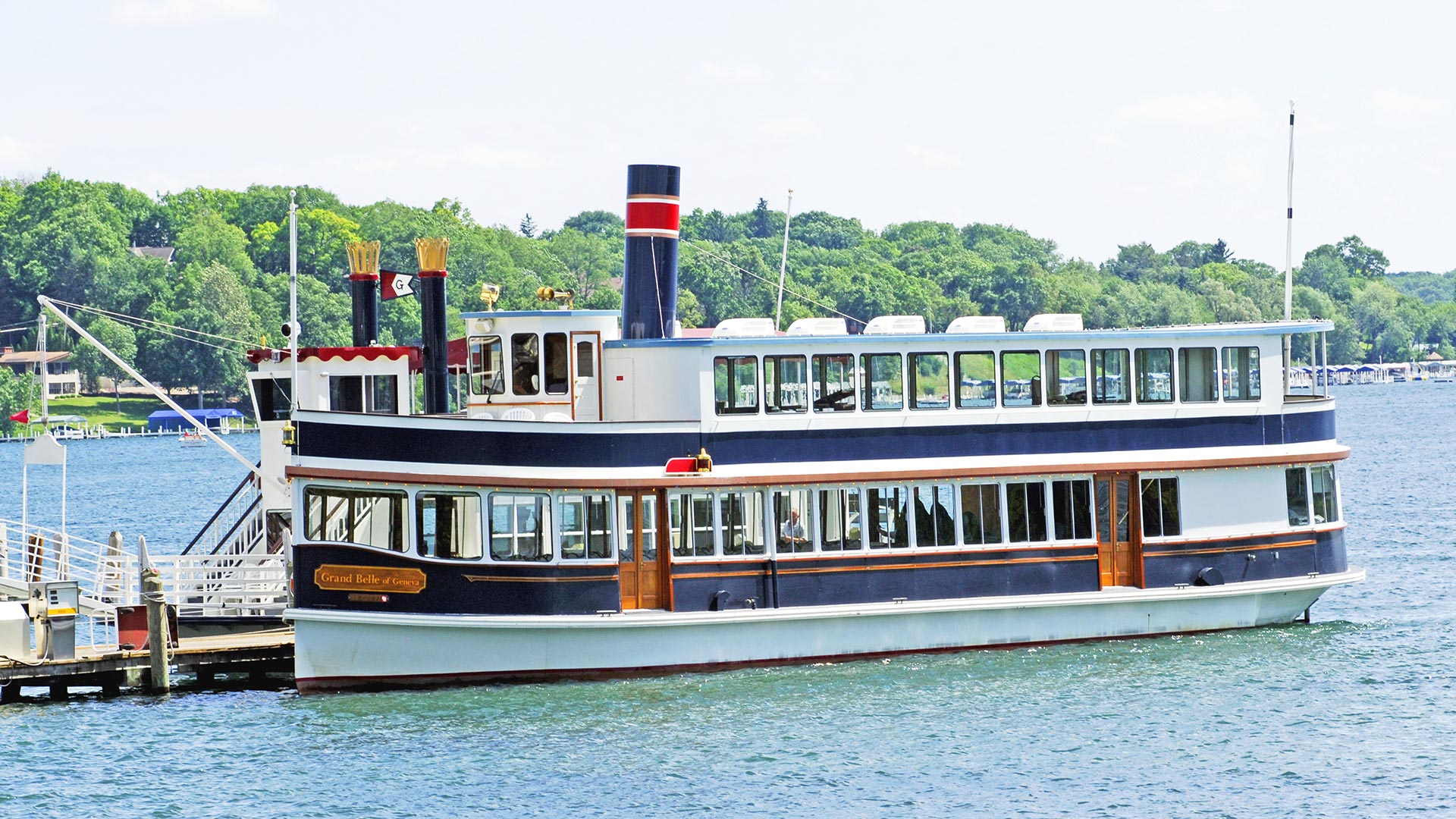 lake geneva boat tours wisconsin