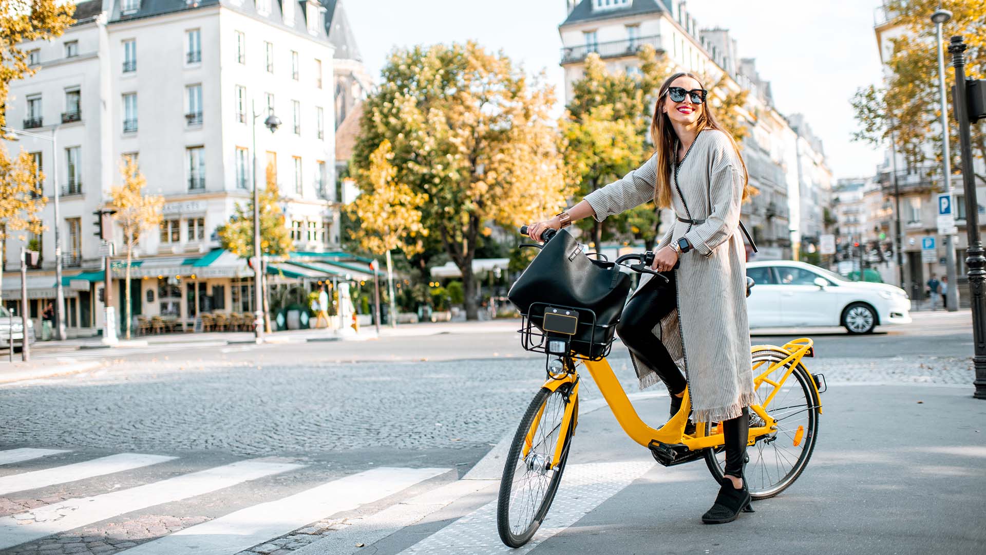 woman on bike in paris