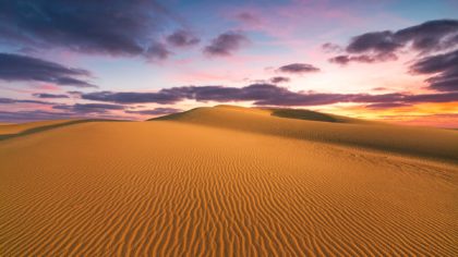 sand dunes in qatar