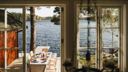 outdoor dining in sweden on water