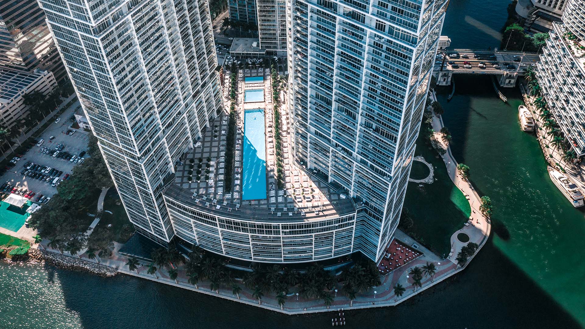 a wet deck pool in Miami