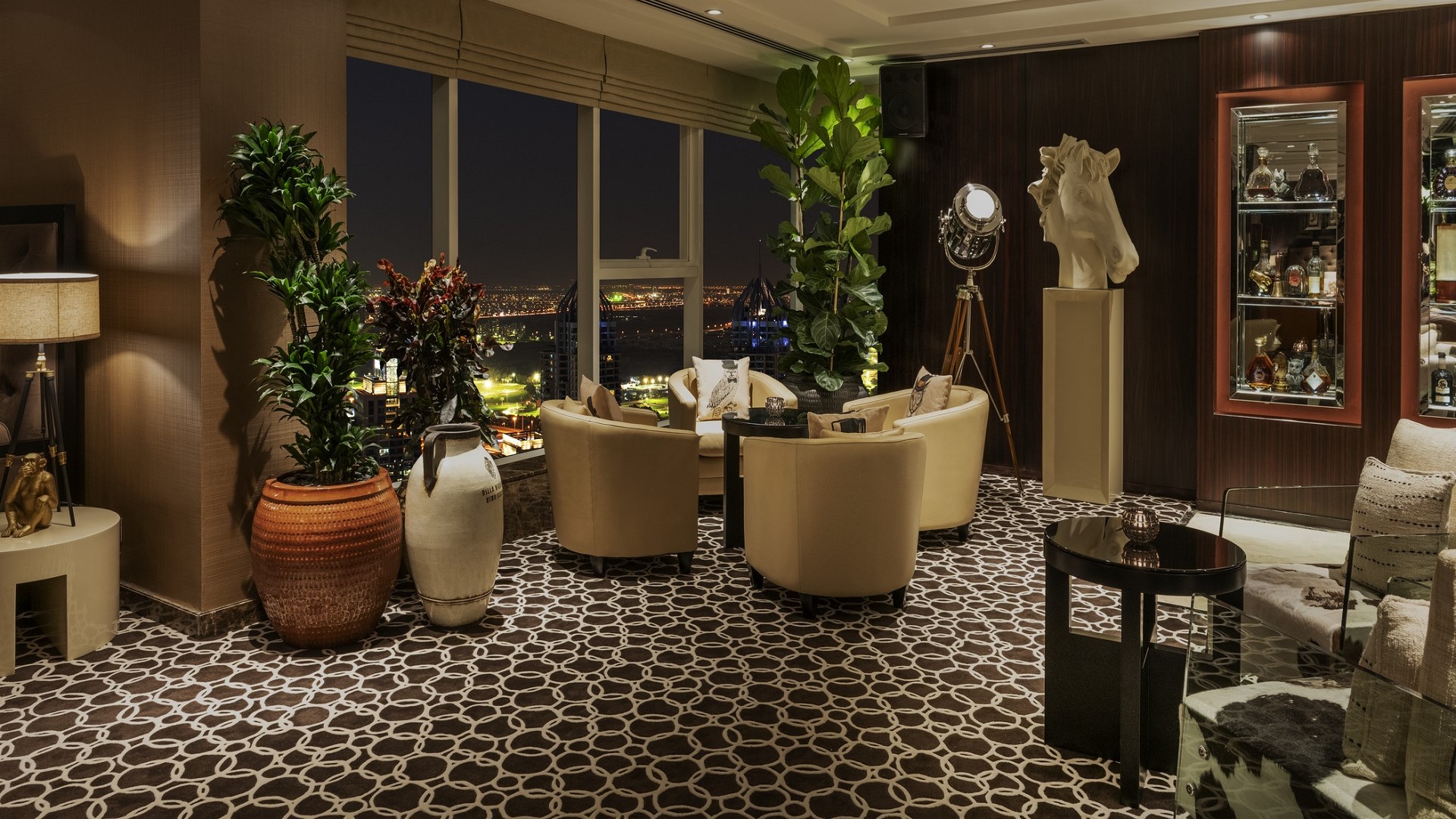 Indoor roof bar and lounge Bar 44 in Dubai
