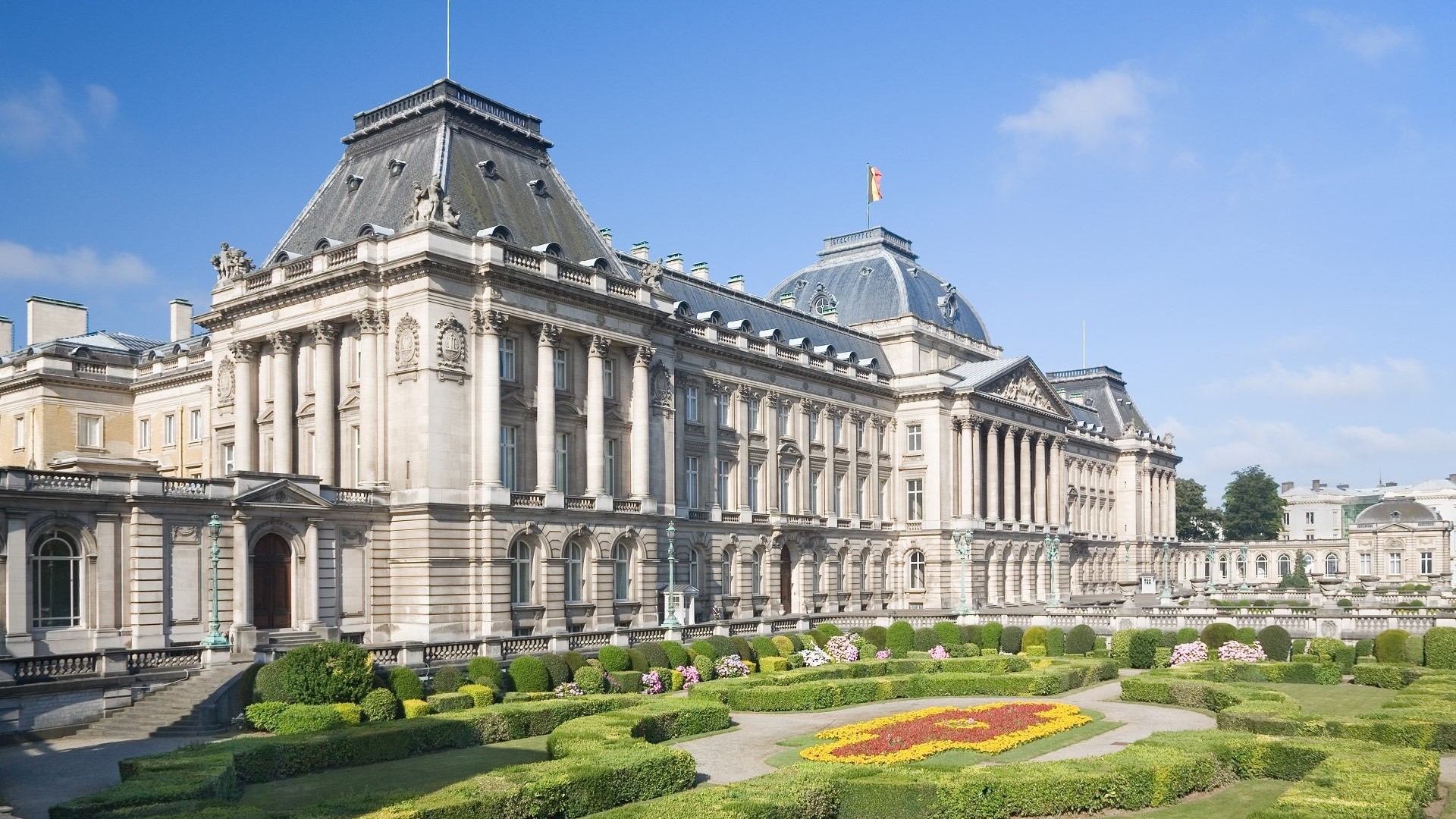 gardens and exterior of Brussels' Royal Palace