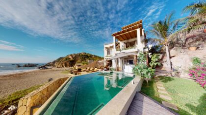 vacation home with infinity pool in huatulco mexico