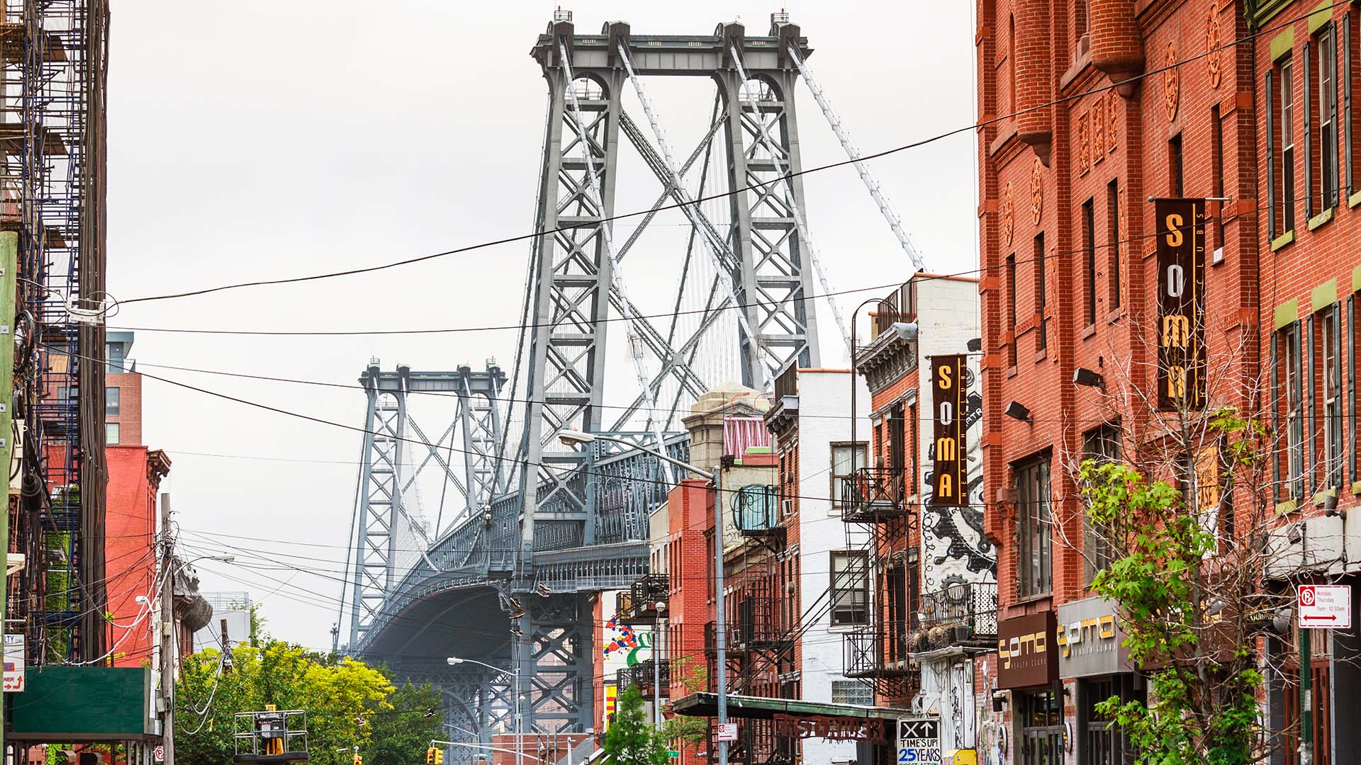 A view of the Williamsburg Bridge in New York City