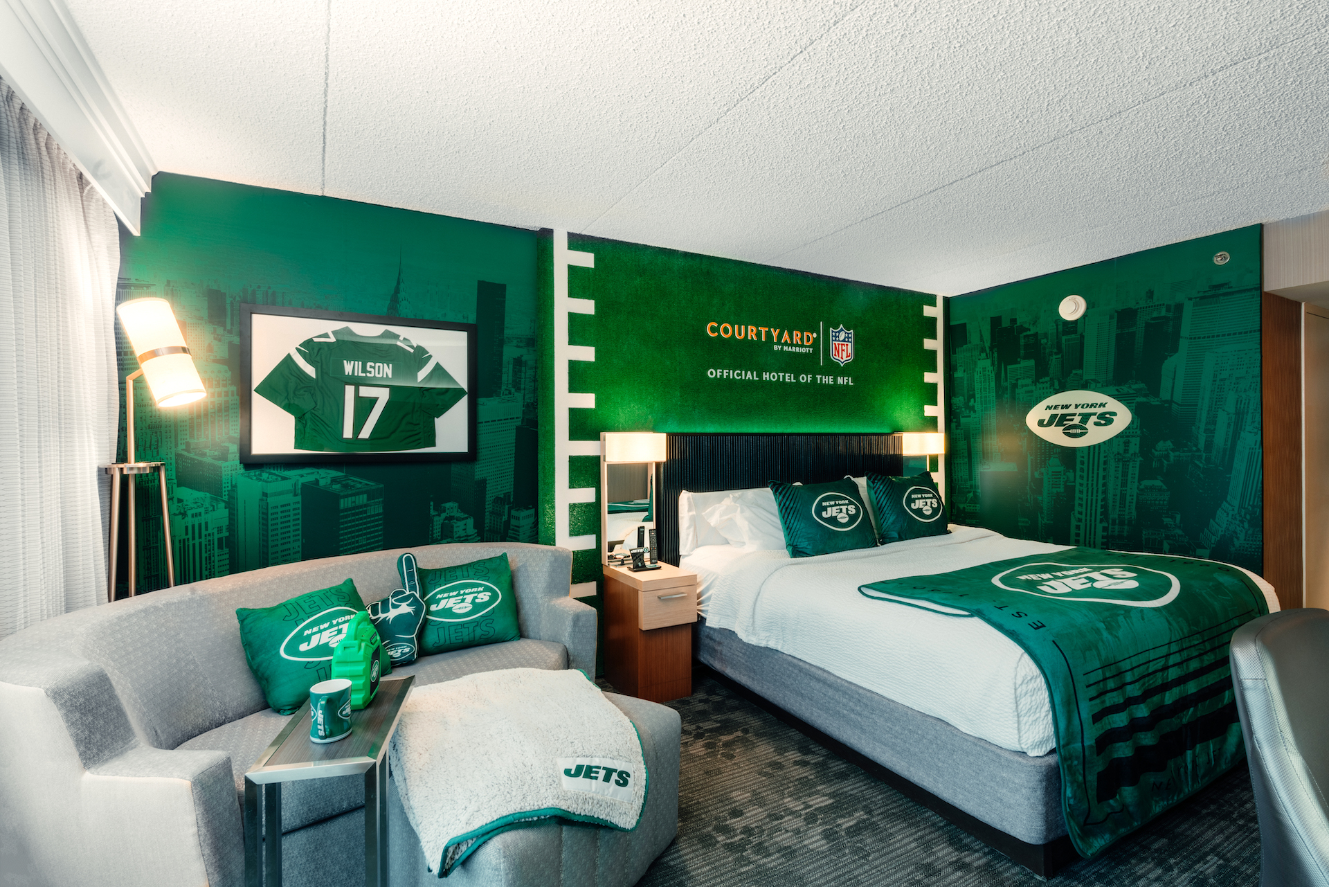 courtyard by marriott fan room decorated in support of the ny jets