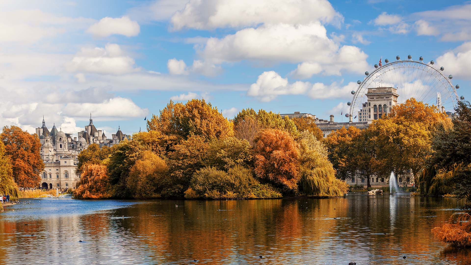st. james park in london during autumn